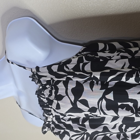 Z Supply Black and White  Cocktail Hour Leaf Patterned Dress Size Small NwT. - Picture 7 of 13